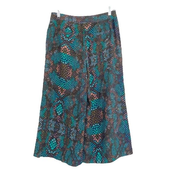 BY ANTHROPOLOGIE The Essential Culotte in Teal & Brown Snakeskin Print Size 2 - Picture 5 of 9